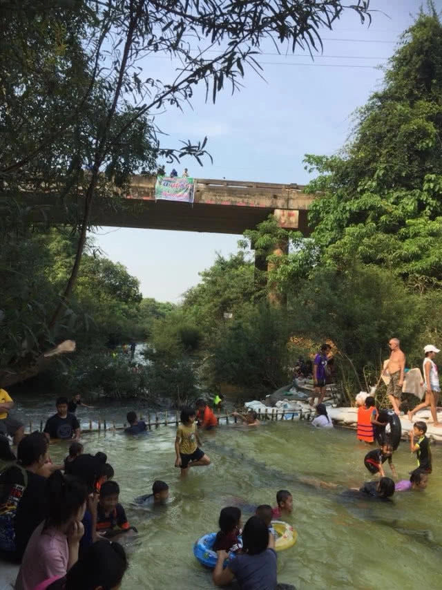 แห่เที่ยว "ฝายมีชีวิตบ้านแก่งสีเสียด" แหล่งพักผ่อนหย่อนใจแห่งใหม่ของคนสระแก้ว