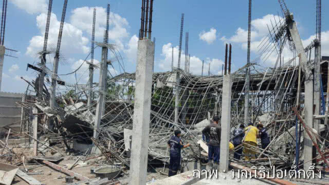 นั่งร้านสร้างบ้านหรู
พังถล่ม!
คนงานดับ 2 ศพ