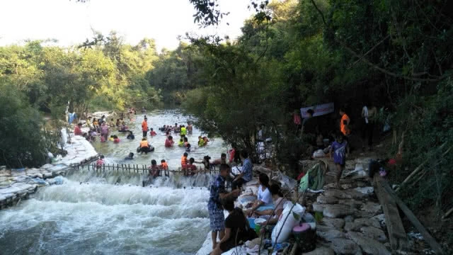 แห่เที่ยว "ฝายมีชีวิตบ้านแก่งสีเสียด" แหล่งพักผ่อนหย่อนใจแห่งใหม่ของคนสระแก้ว