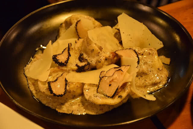 อร่อยปักหมุด : Link Cuisine & Bar แหล่งแฮงค์เอาท์รูปแบบใหม่กลางซอยเย็นอากาศย่านสาทร