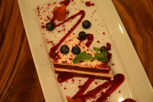 อร่อยปักหมุด : Link Cuisine & Bar แหล่งแฮงค์เอาท์รูปแบบใหม่กลางซอยเย็นอากาศย่านสาทร
