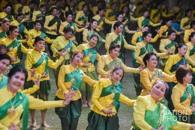 ชาวเมืองละโว้ คึกคัก!! แห่ต้อนรับพี่หมื่นโป๊ป ร่วมบวงสรวงสมเด็จพระนารายณ์มหาราช