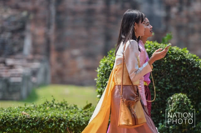 แต่งชุดไทย ตามรอยออเจ้า "บุพเพสันนิวาส" ณ เมืองละโว้