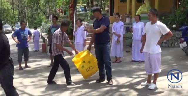 พบ"งูจงอาง"คาดใหญ่ที่สุดในรอบ 50 ปี