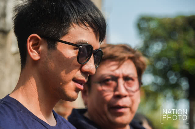 หมื่นเรือง (ปั่นจั่น) -หมื่นเดช (โป๊ป) -จ้อย (โมสต์) 
ร่วมบวงสรวงสมเด็จพระนารายณ์มหาราช