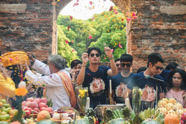 ชาวเมืองละโว้ คึกคัก!! แห่ต้อนรับพี่หมื่นโป๊ป ร่วมบวงสรวงสมเด็จพระนารายณ์มหาราช