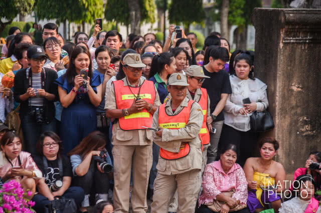 ชาวเมืองละโว้ คึกคัก!! แห่ต้อนรับพี่หมื่นโป๊ป ร่วมบวงสรวงสมเด็จพระนารายณ์มหาราช