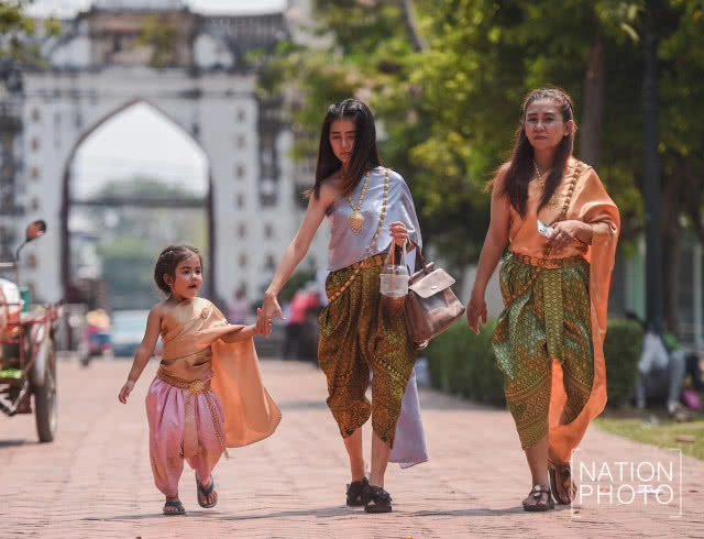 แต่งชุดไทย ตามรอยออเจ้า "บุพเพสันนิวาส" ณ เมืองละโว้