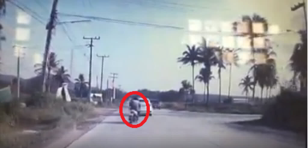 ขาดความระมัดระวัง โดนเต็ม ๆ ขาดความระมัดระวัง โดนเต็ม ๆ