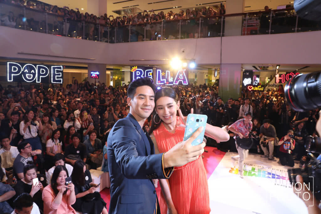 "โป๊ป-เบลล่า"ออกงานคู่ครั้งแรก ภูมิใจมีส่วนทำให้คนไทยหันมารักชาติ