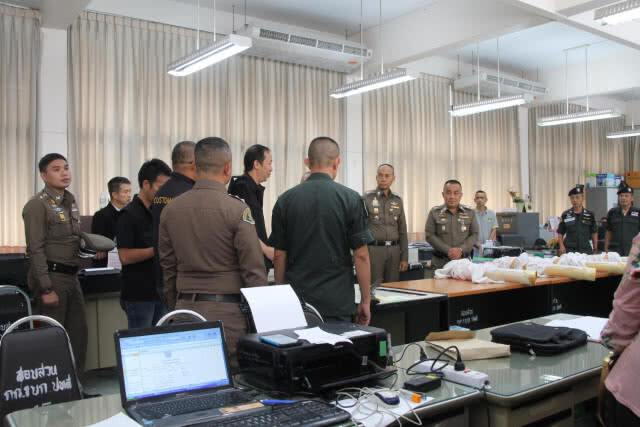 ไม่พบแจ้งเสียภาษี/ขออนุญาตนำเข้า งาช้าง - ปืนคาบศิลา "เปรมชัย"