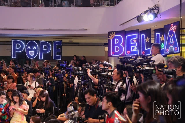 "โป๊ป-เบลล่า"ออกงานคู่ครั้งแรก ภูมิใจมีส่วนทำให้คนไทยหันมารักชาติ