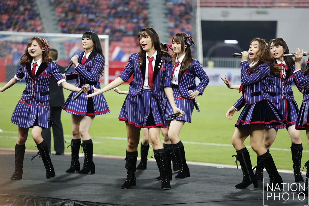 (ภาพชุด) โอตะกรี้ดสนั่น!! BNK48 เปิดตัวซิงเกิลสาม SHONICHI งานบอลคิงส์คัพ