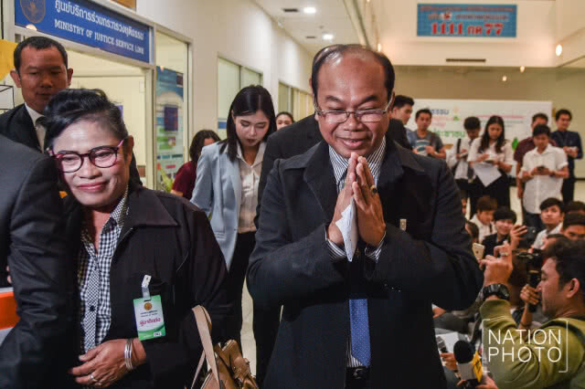 "ครูปรีชา-เจ๊บ้าบิ่น" บุกก.ยุติธรรม-สำนักงานตร. ร้องขอความเป็นธรรม