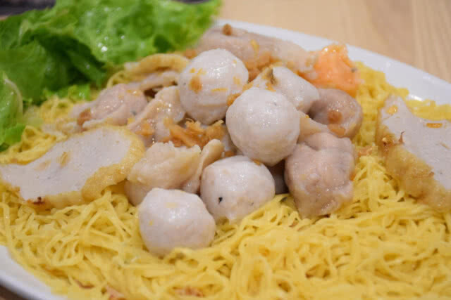อร่อยปักหมุด : บะหมี่แห้งราชวงศ์ไซด์บิ๊กจัดเสิร์ฟพร้อมเป็ดย่างหมูแดงราคาพิเศษเพียง 370 บาท