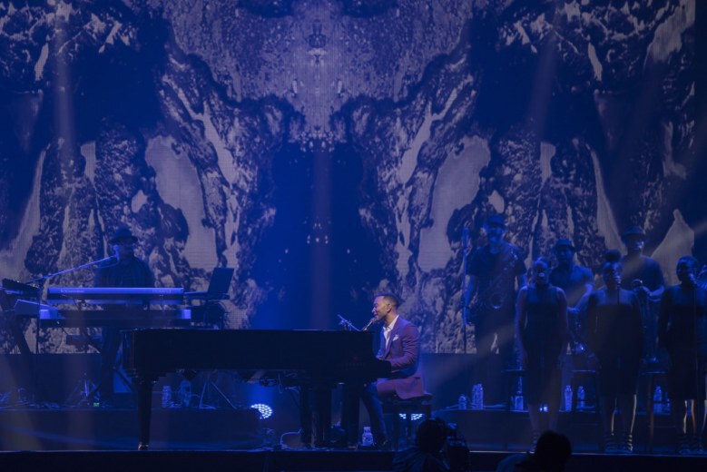 บรรยากาศคอนเสิร์ต 'JOHN LEGEND DARKNESS AND LIGHT'