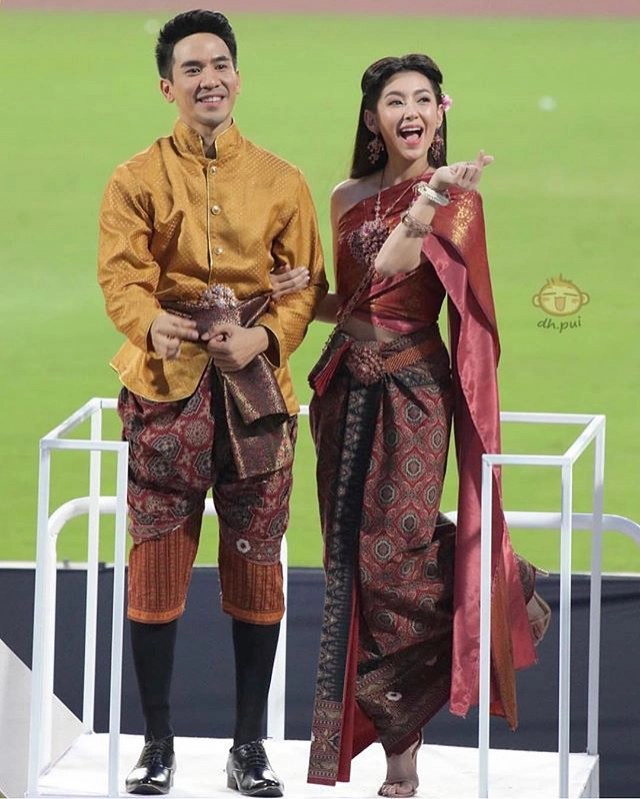 "แม่หญิงการะเกด" 
เตรียมนำทีม"รำแก้บน"
"บุพเพสันนิวาส" โกยเรตติ้งทะลุเป้า