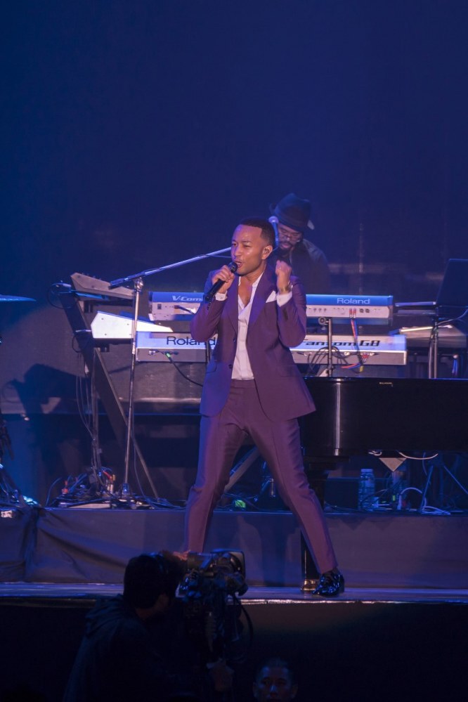 บรรยากาศคอนเสิร์ต 'JOHN LEGEND DARKNESS AND LIGHT'