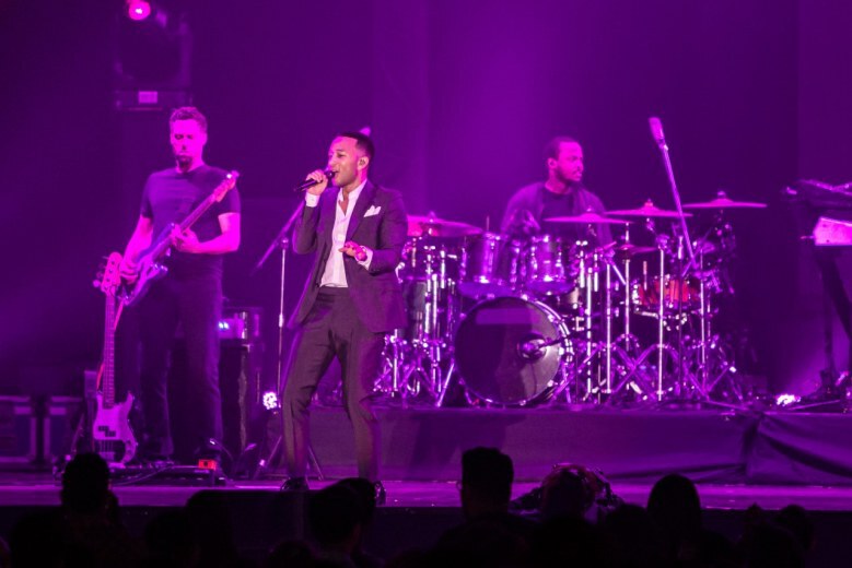 บรรยากาศคอนเสิร์ต 'JOHN LEGEND DARKNESS AND LIGHT'