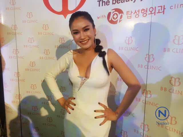 "ชมพู่ "รับชีวิตเปลี่ยน
หลังเสริมอึ๋ม ดีใจคนทักหน้าคล้าย"เจน สุดา"
