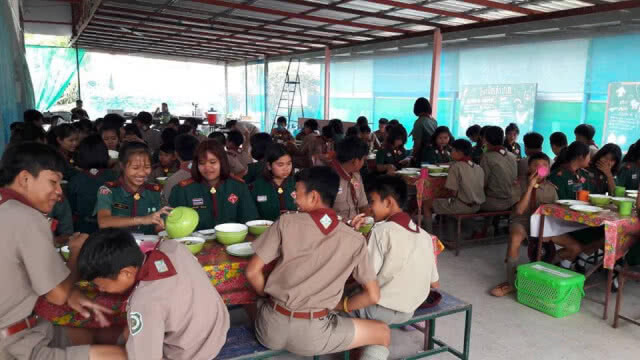 เปิดค่ายลูกเสือชั่วคราว โรงเรียนบ้านท่าลาด ต้านภัยยาเสพติด