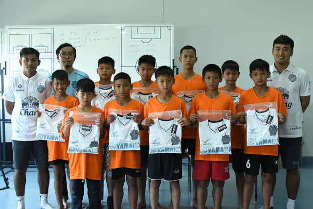 ปราสาทสายฟ้า ได้ 14 แข้งเยาวชน เข้าสู่ บุรีรัมย์ฯ อะคาเดมี
