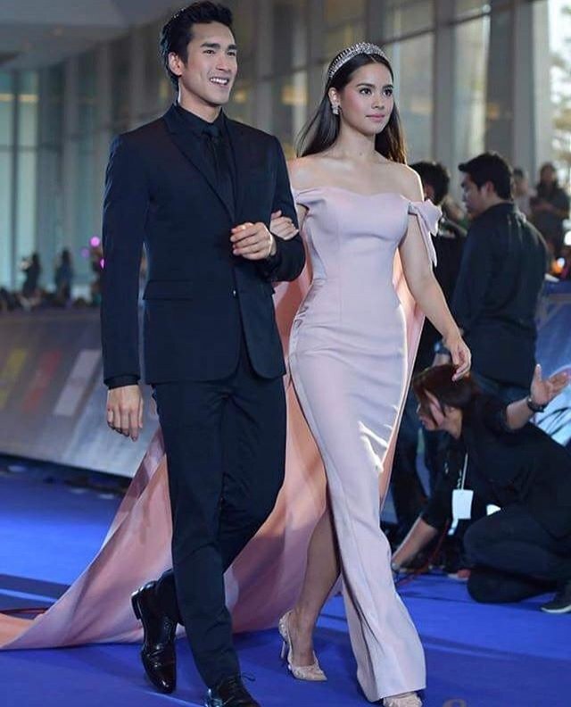 (คลิป) เขินหนักมาก! ญาญ่า' ถูก 'ณเดชน์' บอก 'รัก'