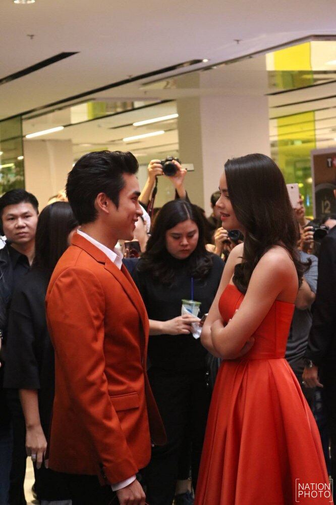 (คลิป) เขินหนักมาก! ญาญ่า' ถูก 'ณเดชน์' บอก 'รัก'