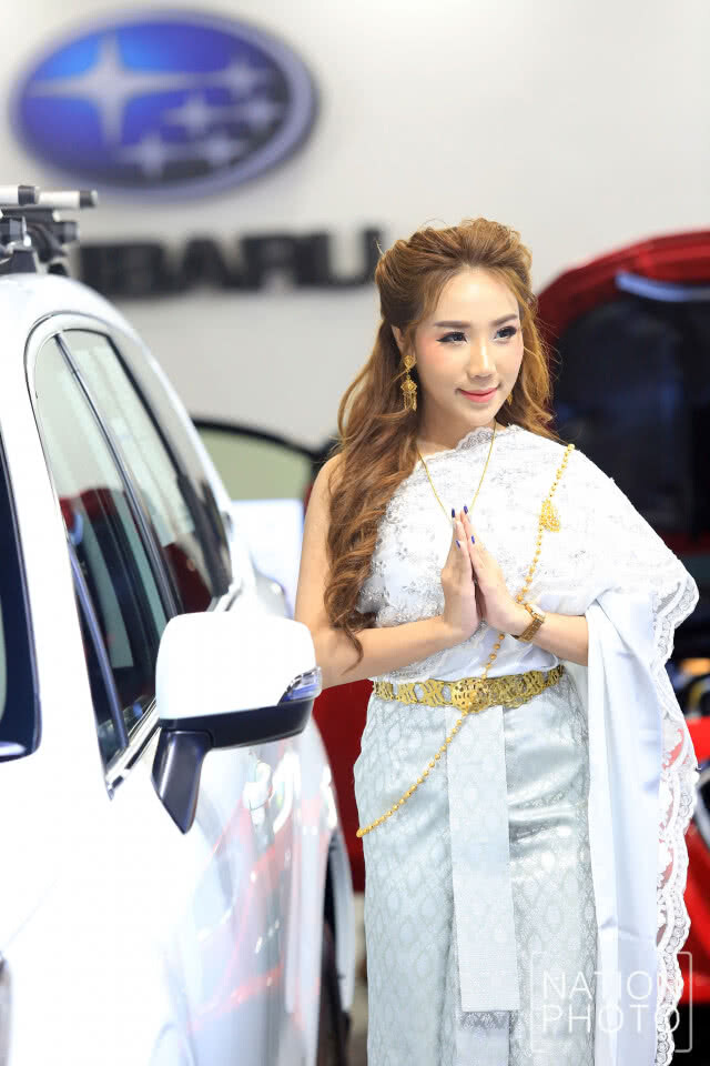 ..ชุดไทยก็มีมานะออเจ้า! มอเตอร์โชว์ 2018 คึกคัก (ภาพ)