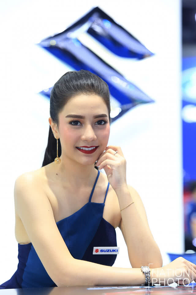 ..ชุดไทยก็มีมานะออเจ้า! มอเตอร์โชว์ 2018 คึกคัก (ภาพ)