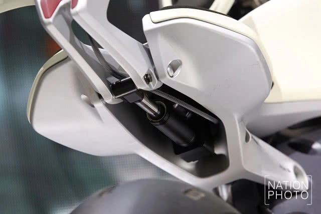 "โมโตรอยด์" (MOTOROiD) มอเตอร์ไซค์ต้นแบบสื่อสารกับมนุษย์ได้