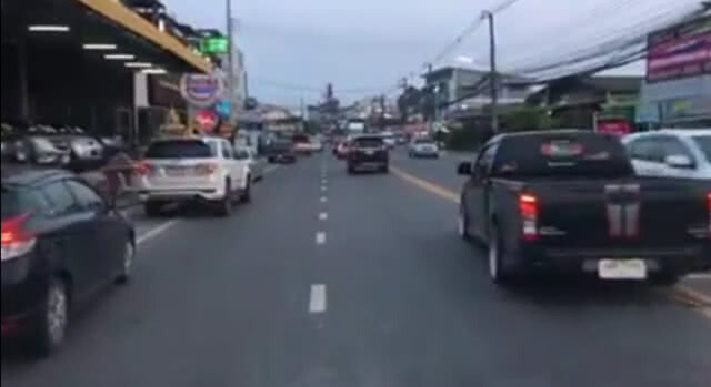 ไม่ต้องบีบแตรขอทาง