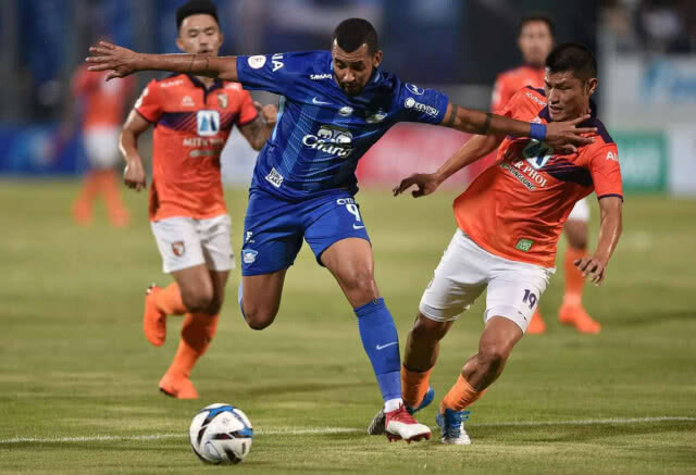 แฟนฉลาม ได้เฮ!! วรชิตซัดชัยสองนัดติด! ชลบุรีพลิกแซงราชบุรี 2-1