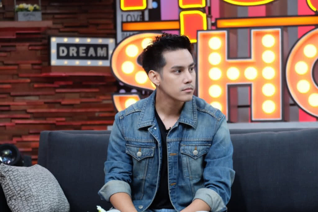 "เอิร์ธ" วิศววิท หนุ่มแซบขวัญใจออเจ้า 
เปิดปากตอบทุกเรื่องหลังเจอโซเชียลโจมตี