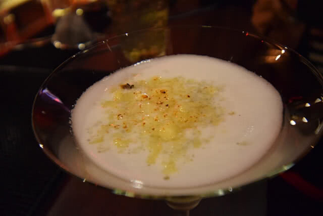 อร่อยปักหมุด : ชิมและชิลล์ที่ร้าน "OH CHIC-Eatery-Entertainment-Social Bar"