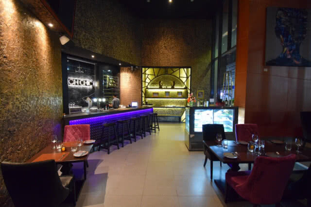 อร่อยปักหมุด : ชิมและชิลล์ที่ร้าน "OH CHIC-Eatery-Entertainment-Social Bar"