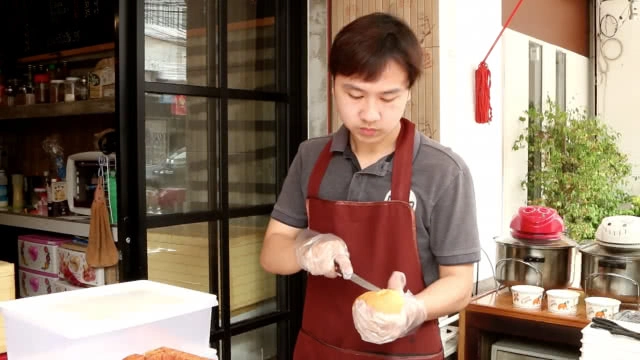 บัณฑิตหนุ่มอุดร เมินงานประจำ ขาย "ปาเต" รายได้วันละหมื่น