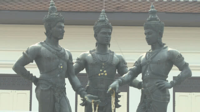 ชาวเชียงใหม่ไม่พอใจสื่อโพสต์ภาพวาดผู้สร้างเวียงเชียงใหม่ใส่หน้าป้องกันหมอกควัน