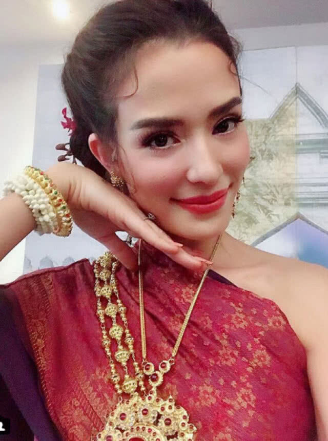 แม่มะลิ "ซูซี่" เปิดอก
หมั้นแล้วหนุ่มลูกครึ่ง เตรียมแต่ง
