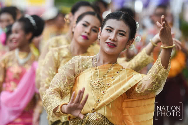 ออเจ้า ณ เมืองนนท์ ร่วมงานวัฒนธรรมสองฝั่งเจ้าพระยาสุดคึกคัก