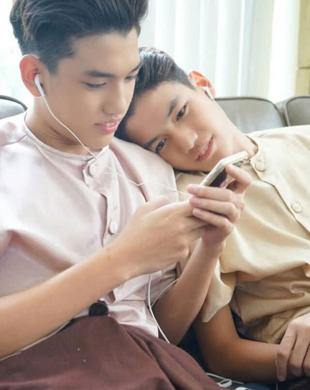 "ออโต้-อาร์โต้"ปลื้มรับบทลูกแฝด"พี่หมื่น"ในบุพเพสันนิวาส
