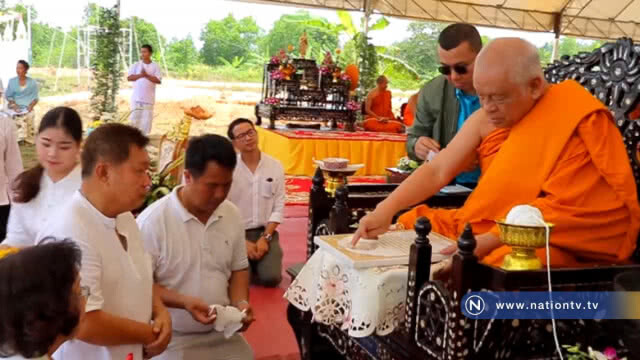 ชาวพังงา ถอดทองเครื่องประดับ ร่วมหล่อพระไภษัชยคุรุพุทธเจ้า