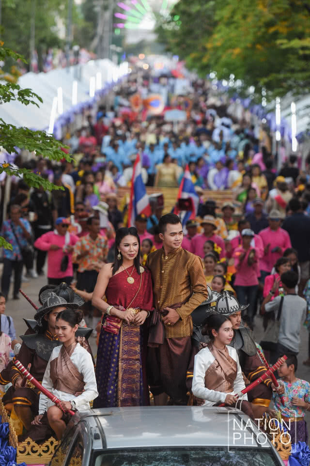ออเจ้า ณ เมืองนนท์ ร่วมงานวัฒนธรรมสองฝั่งเจ้าพระยาสุดคึกคัก