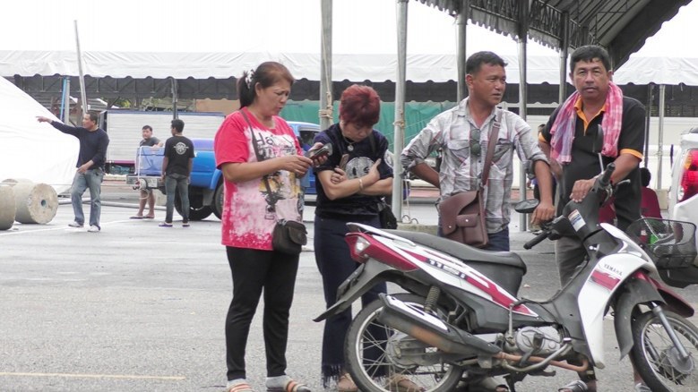 "พายุฤดูร้อน"ถล่มตรังเต็นท์เตรียมงานพังยับ