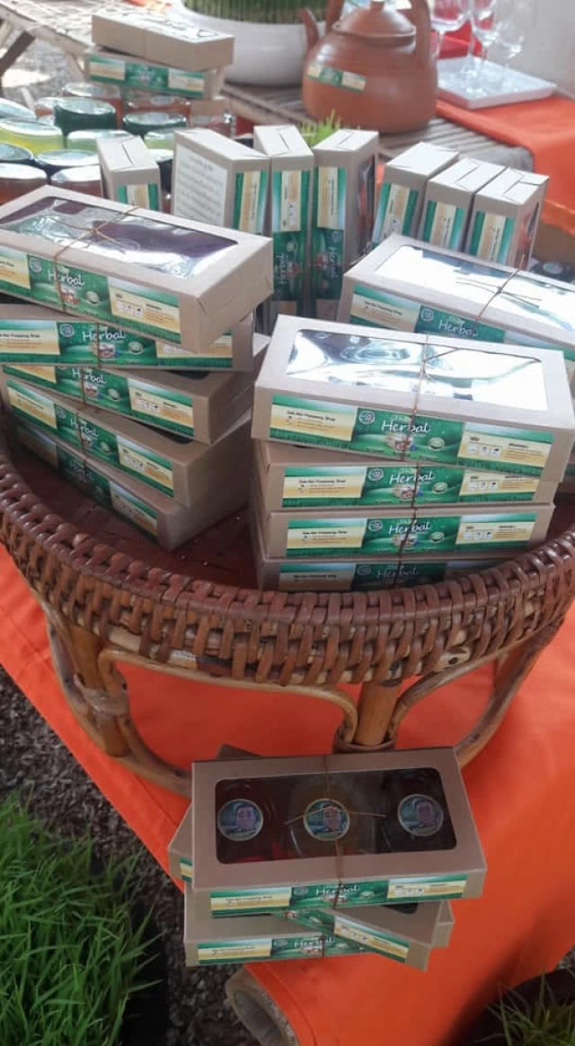 จากงานวิจัย สู่อาชีพ เด็กม.2 เจ้าของร้าน "Dek-Noi Porpeang Shop- Organic Product"