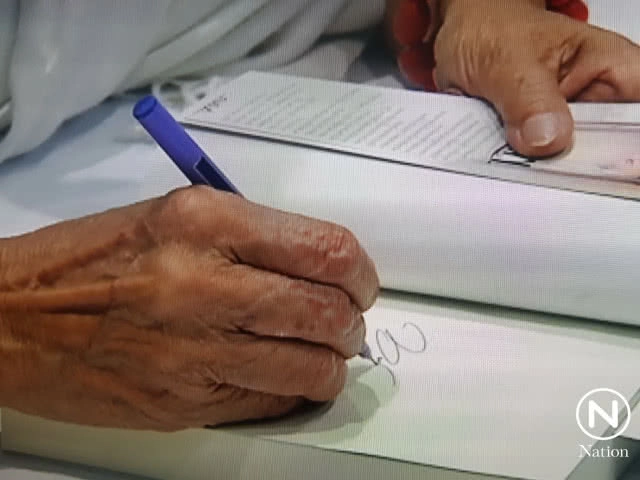 "ทมยันตี" ชื่นชม "รอมแพง" เป็นนักเขียนที่ดี