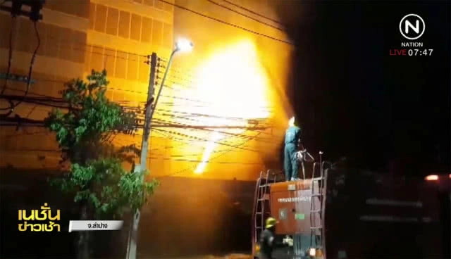 ระทึกกลางดึกไฟไหม้ห้องน้ำโรงแรม 5 ดาว