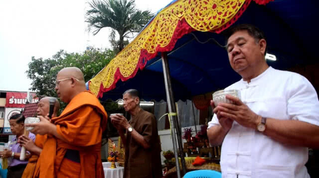 วัดหัวเวียงใต้ จัดพิธีประเพณี สรงน้ำพระธาตุ อายุกว่า 100 ปี ประจำปี 2561