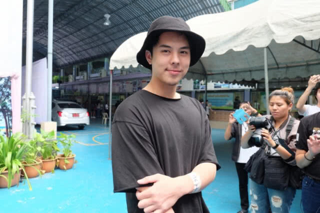 "พีช" พชรจับได้ใบดำ! 
'เจมส์ มาร์ ผ่อนผันเกณฑ์ทหารครั้งที่ 4
