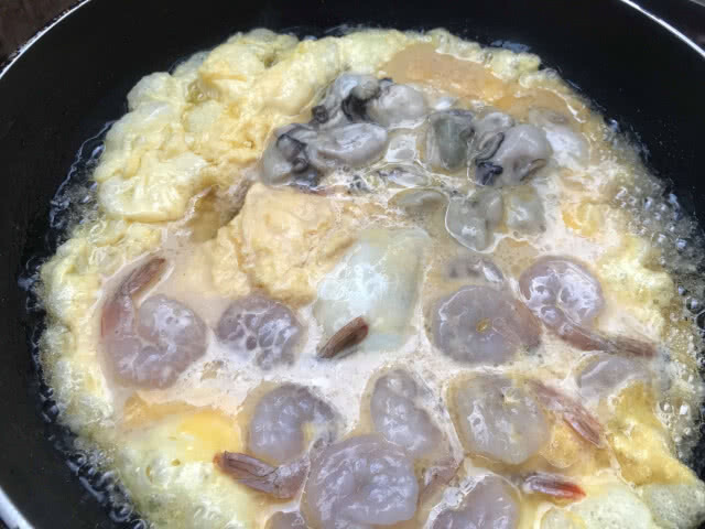 ครัวน้าคม : ชวนออเจ้ามากินออส่วนหอยนางรมกุ้งสด